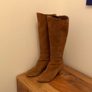 Preppy warm brown suede boots